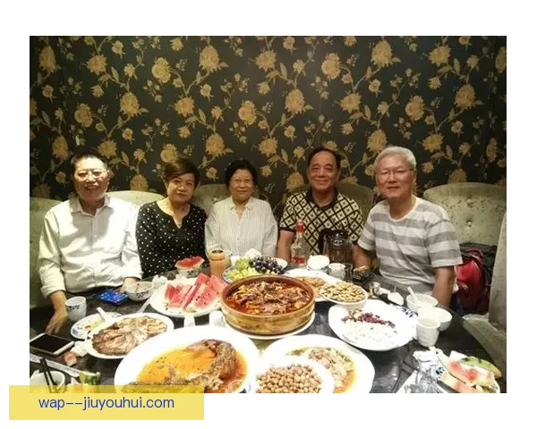 默滕斯在加拉塔萨雷重燃激情迎来职业生涯新高峰